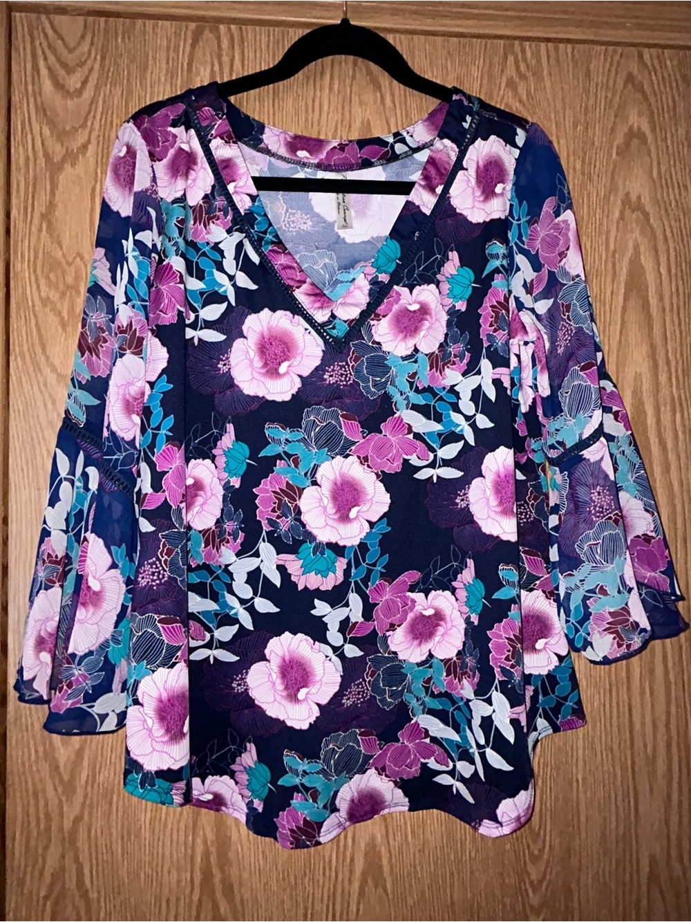 PerSeption Concept Floral Print Bell 3/4 Length Sleeves V-Neck Blouse Shirt Top